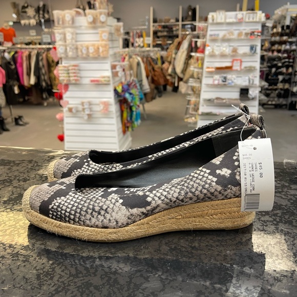 Tory Burch Black and Gray Espadrille Flats - Picture 3 of 6